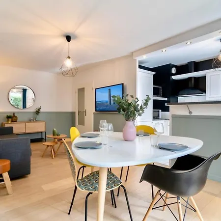 Vieux - Avec Terrasse + Parking *