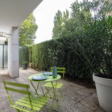Vieux - Avec Terrasse + Parking